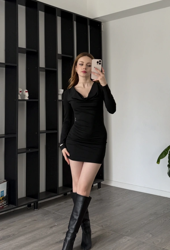 Siyah Loly Degaje Yakalı Elbise