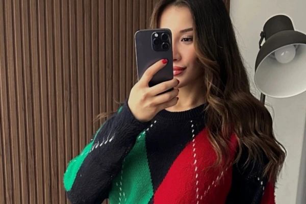 Baklava Desenli Kazak Nasıl Kombinlenir?