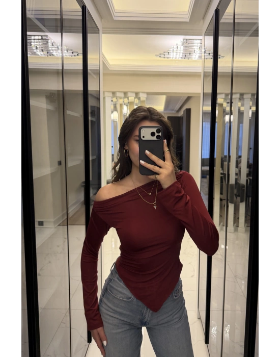 Bordo Hailey Kayık Yaka Asimetrik Kesim Bluz