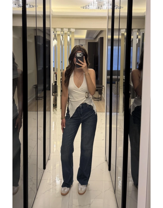 Beyaz Emma Broşlu Kelebek Bluz