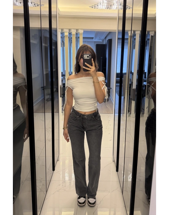 Beyaz Mely Kurdele Kol Detaylı Bluz