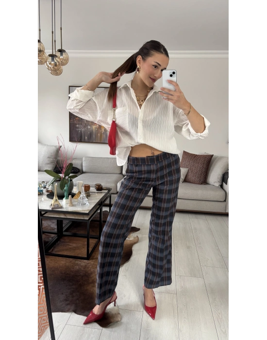 Maggy Beyaz Sırt Dekolteli Gömlek