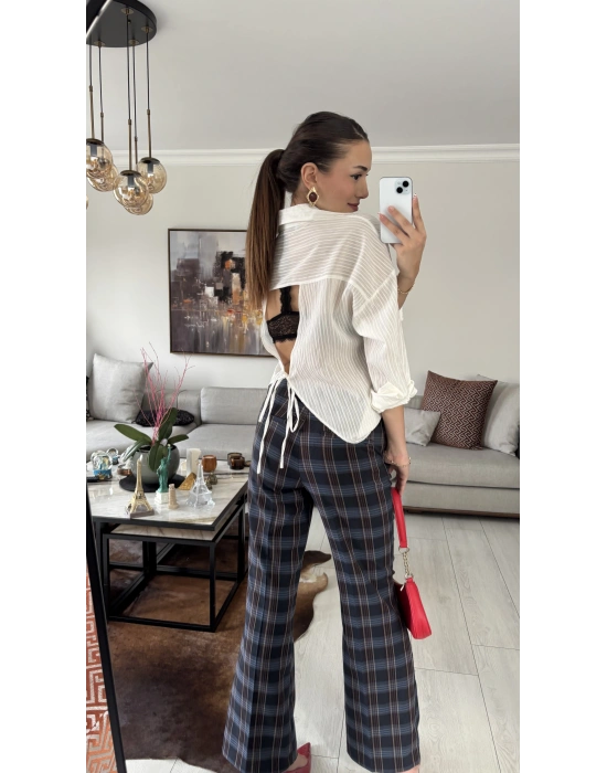 Maggy Beyaz Sırt Dekolteli Gömlek