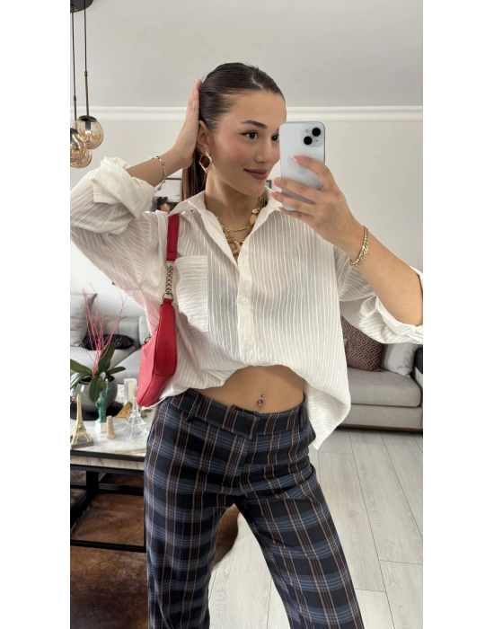 Maggy Beyaz Sırt Dekolteli Gömlek