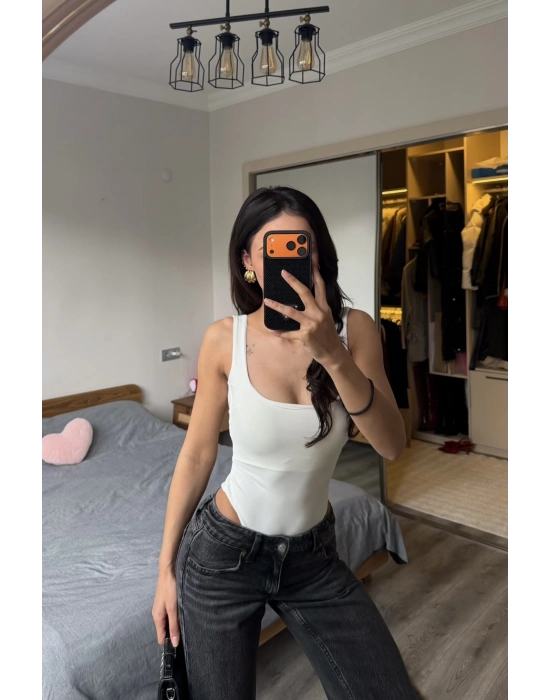 Lauren Beyaz Sırt Dekolteli Bodysuit
