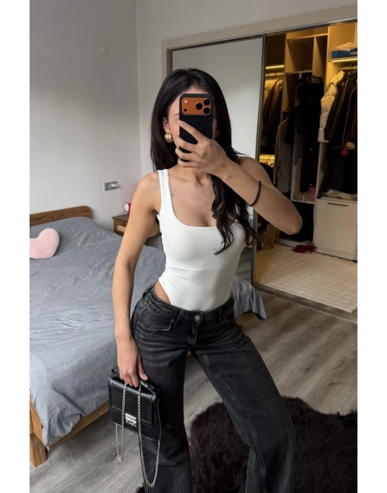 Lauren Beyaz Sırt Dekolteli Bodysuit