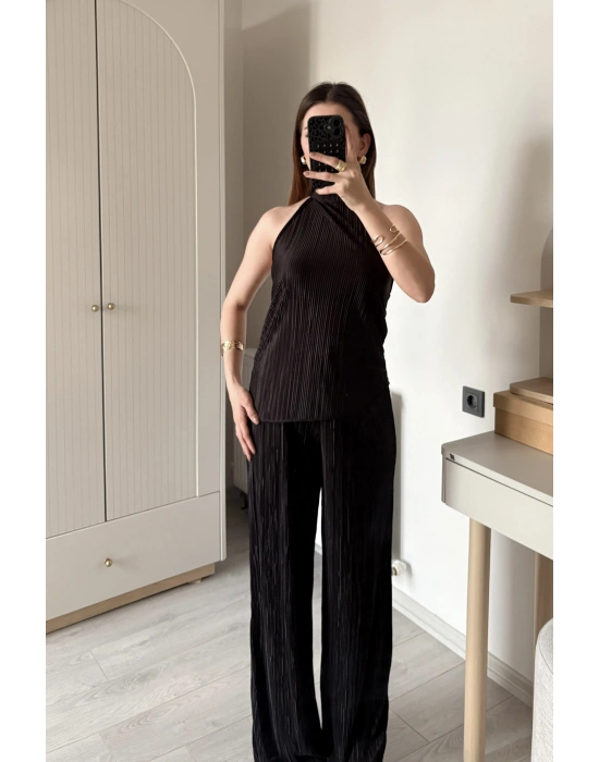 Siyah Piliseli Halter Yaka Takım