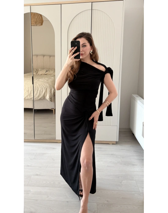 Siyah Luna Bağlama Omuzlu Asimetrik Etekli Takım