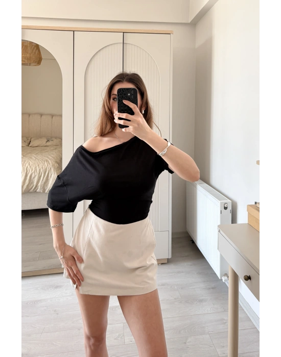 Miela Siyah Yaka Detaylı 2 Kullanımlı Bluz