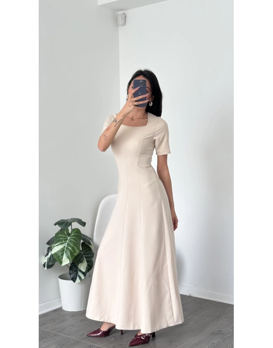 Bella Krem Kare Yakalı Maxi Elbise
