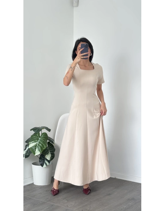 Bella Krem Kare Yakalı Maxi Elbise