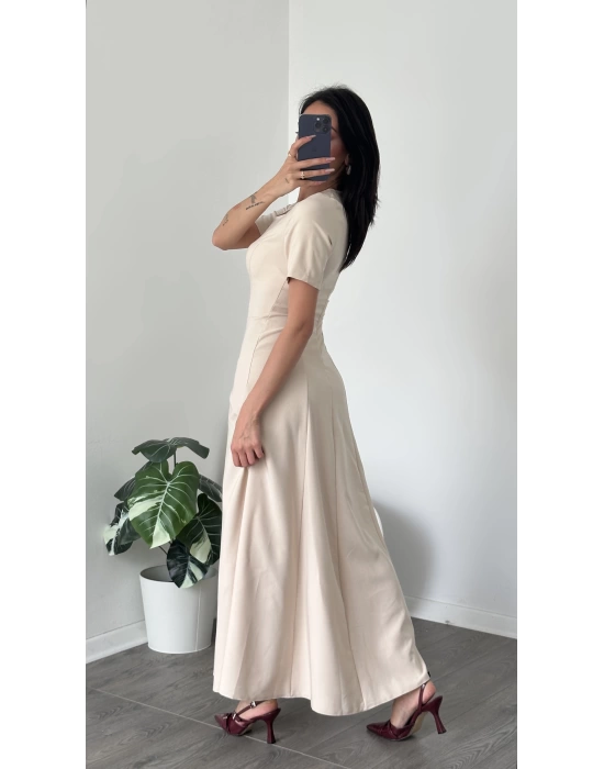 Bella Krem Kare Yakalı Maxi Elbise
