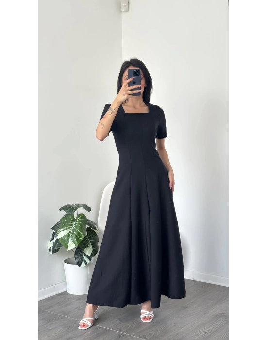Bella Siyah Kare Yakalı Maxi Elbise