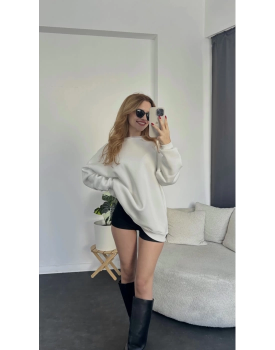 Beyaz Basic Oversize Sweatshirt