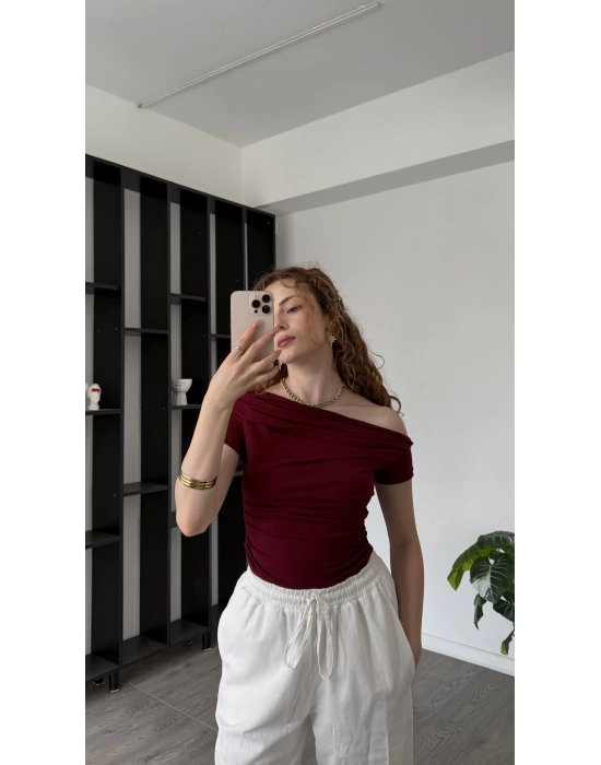 Bordo Düşük Omuzlu Drapeli Bluz