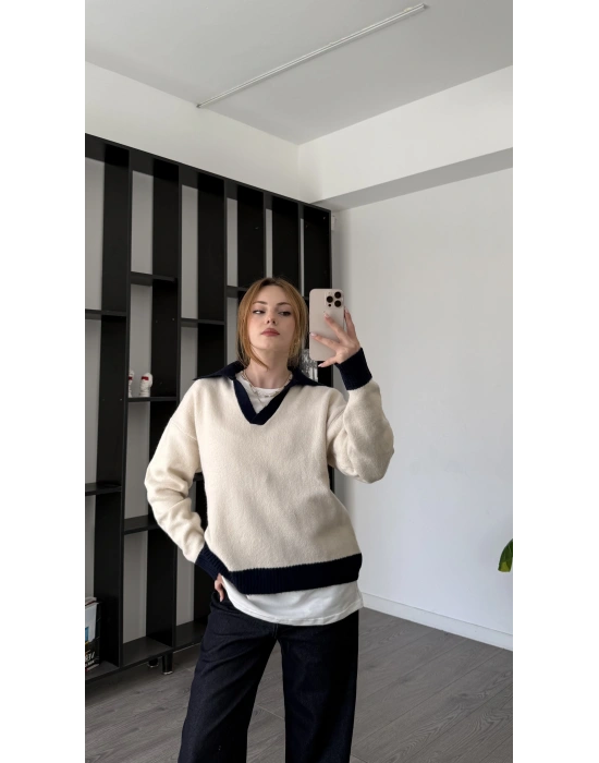 Ekru Layla Polo Yakalı Triko Kazak