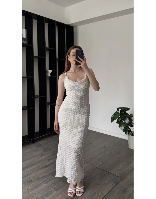 Elle Beyaz Dokulu Fırfır Yaka Elbise