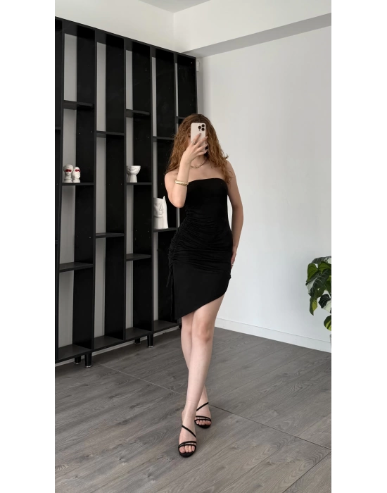 Jade Siyah Büzgülü Yandan Yırtmaçlı Straplez Elbise