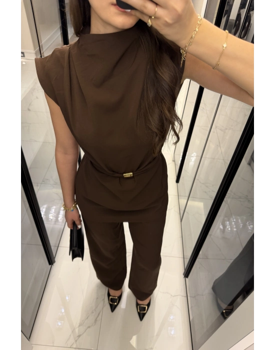 Kahve Broş Kuşaklı Vatkalı Takım