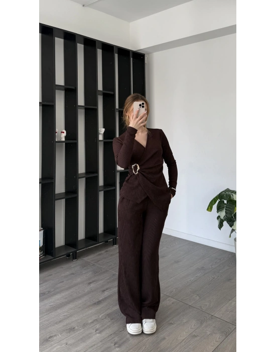 Kahve Mary Toka Detaylı Kruvaze Takım