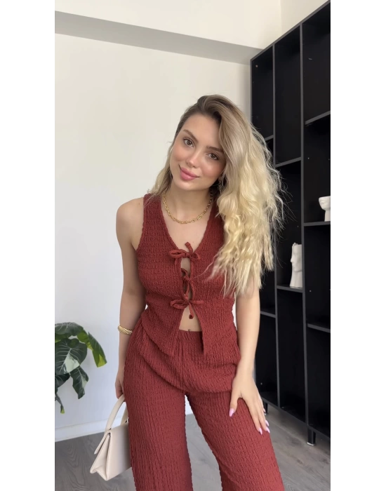 Kırmızı Önü Kurdele Bağcıklı Yelekli Takım