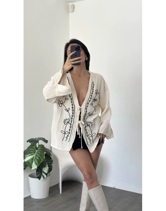 Krem Lisa Nakış İşlemeli Kimono