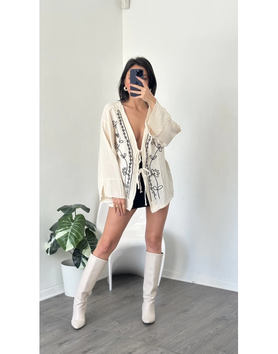 Krem Lisa Nakış İşlemeli Kimono