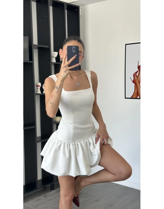 Lilya Beyaz Kare Yakalı Balon Elbise