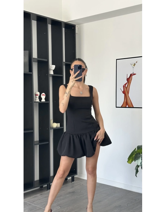 Lilya Siyah Kare Yakalı Balon Elbise
