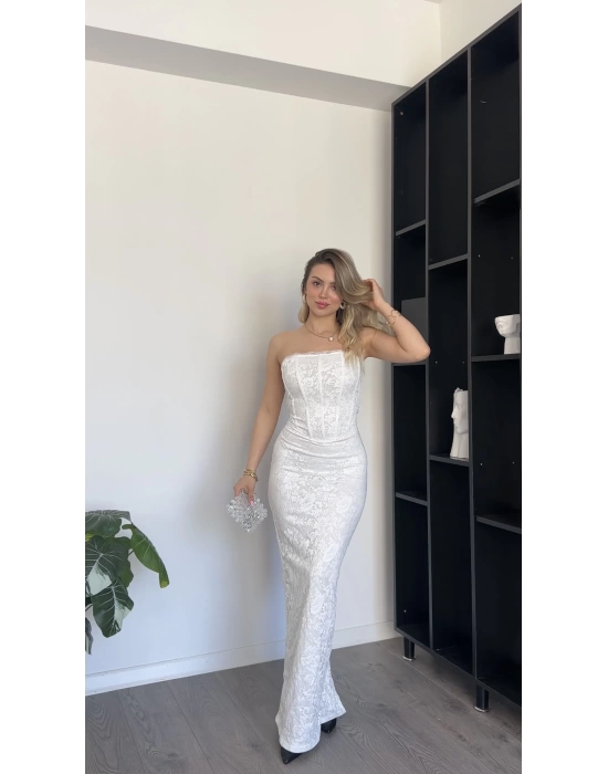Elara Beyaz Dantel Korse Bel Kuşak Detay Elbise