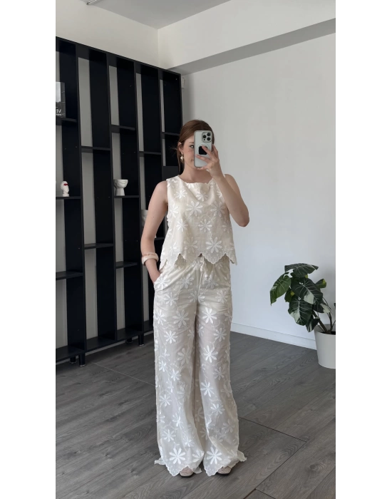 Luva Ekru Çiçek Aplikeli Takım