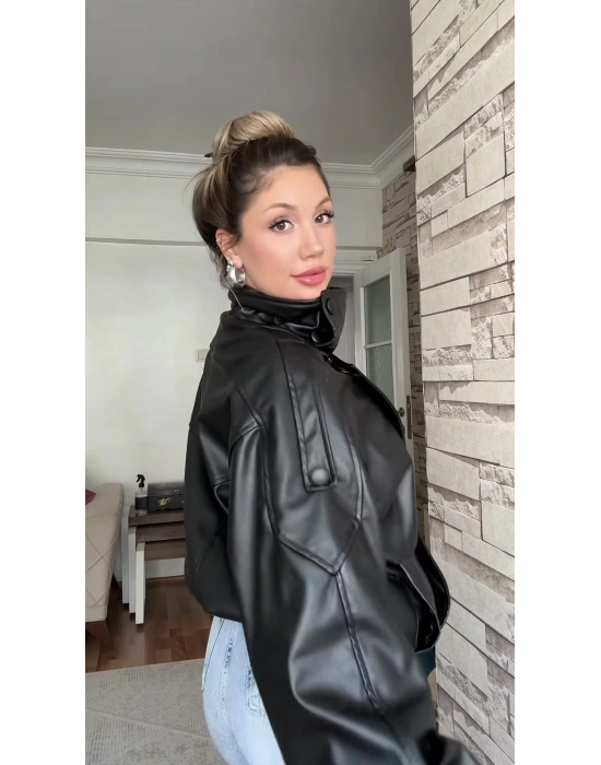 Marka Muadil Düğme Detaylı Deri Ceket