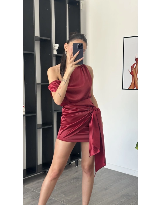 Nora Bordo Kuşak Detaylı Önden Bağlamalı Saten Elbise
