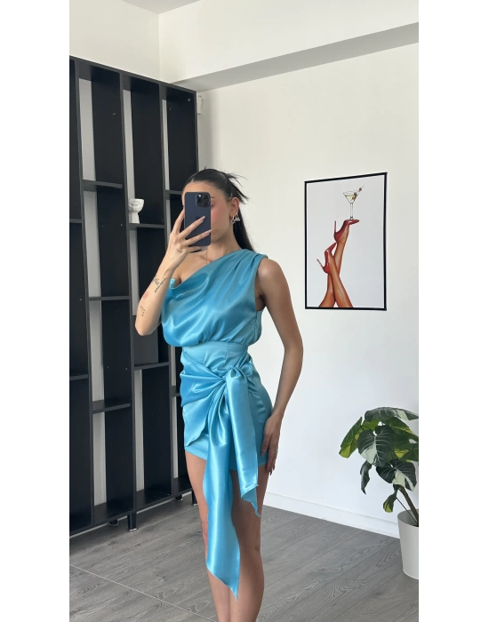 Nora Mavi Kuşak Detaylı Önden Bağlamalı Saten Elbise