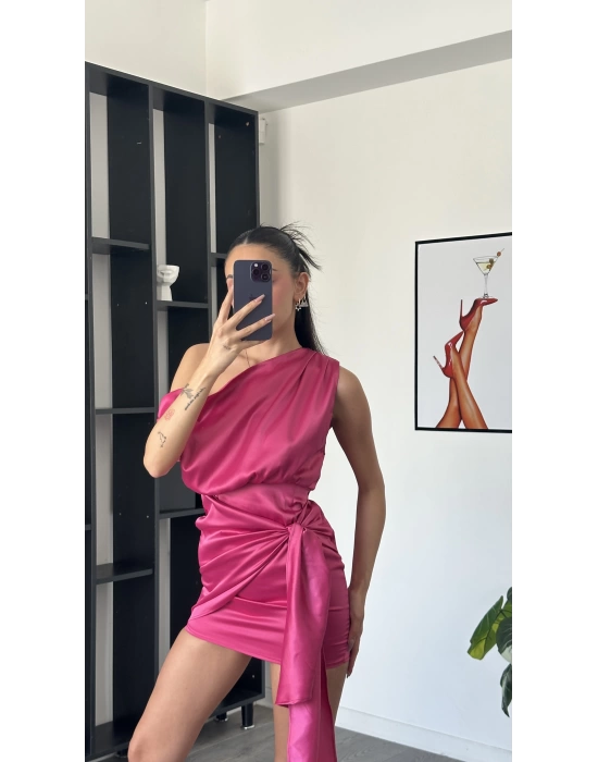 Nora Pembe Kuşak Detaylı Önden Bağlamalı Saten Elbise