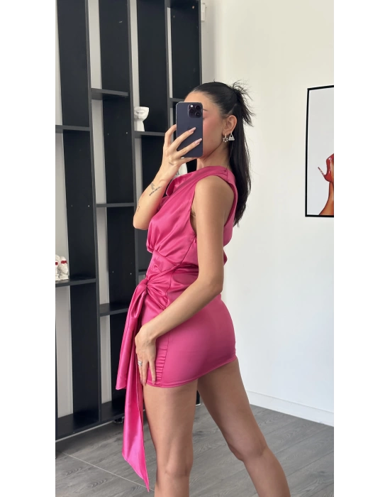 Nora Pembe Kuşak Detaylı Önden Bağlamalı Saten Elbise