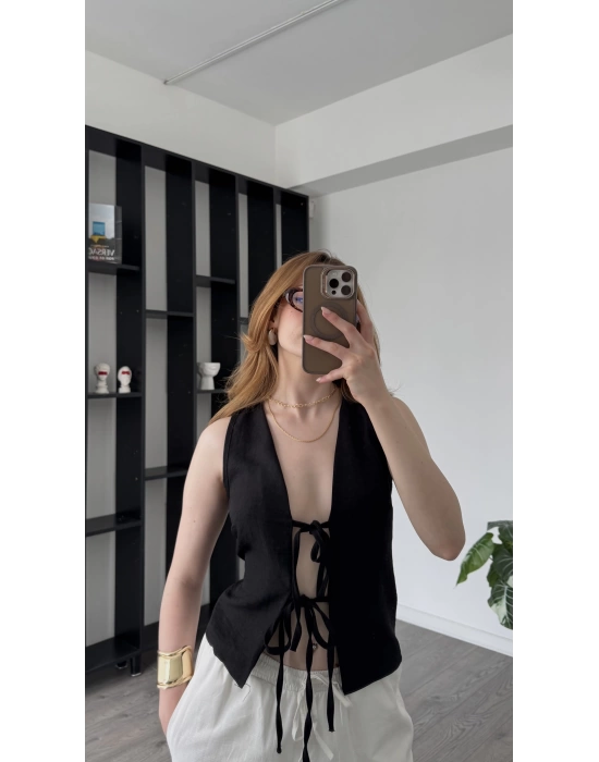 Rena Siyah Bağlama Detaylı Yelek