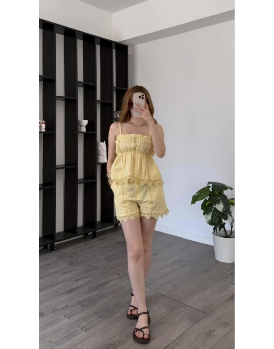 Sarı Nicole Güpür Detaylı Şortlu Takım