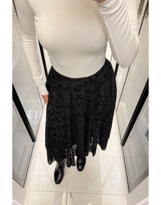 Siyah Asimetrik Kabartma Desenli Etek