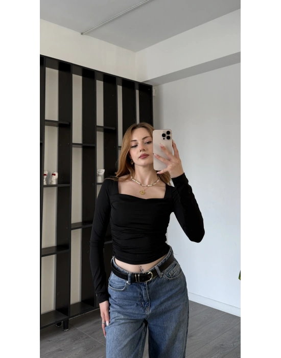 Siyah Belis Kare Yakalı Bluz