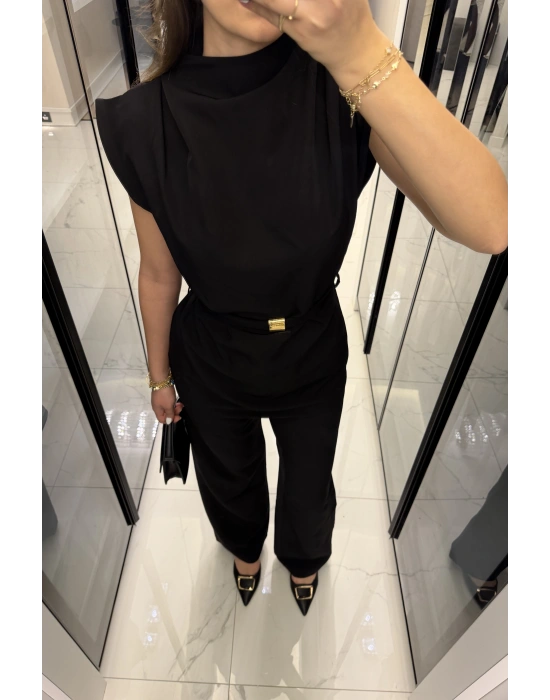 Siyah Broş Kuşaklı Vatkalı Takım