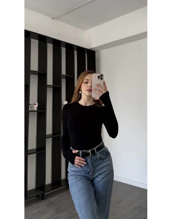 Siyah Elisa Parmak Detaylı Basic Bluz