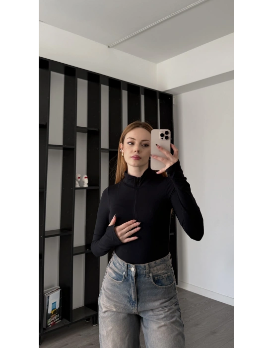 Siyah Ester Fermuar Yakalı Bodysuit