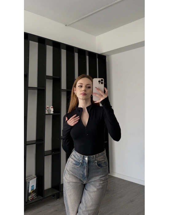 Siyah Ester Fermuar Yakalı Bodysuit