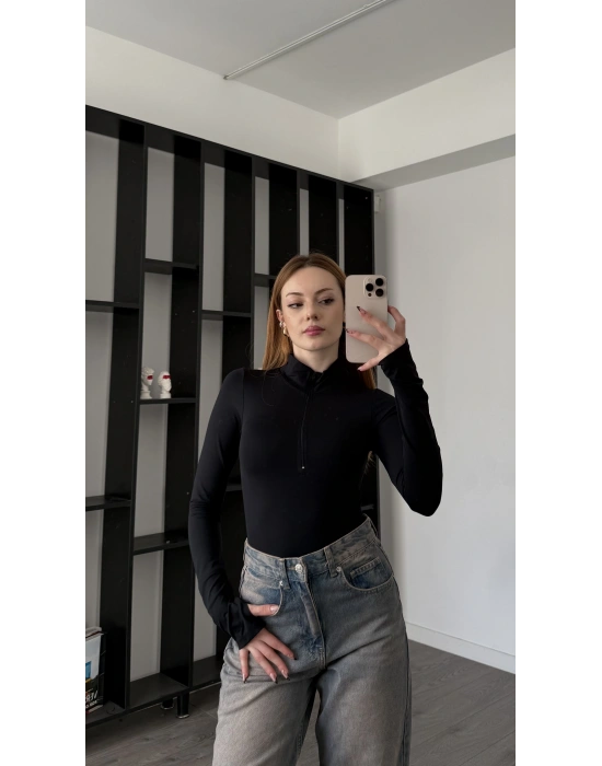 Siyah Ester Fermuar Yakalı Bodysuit