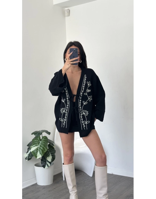 Siyah Lisa Nakış İşlemeli Kimono