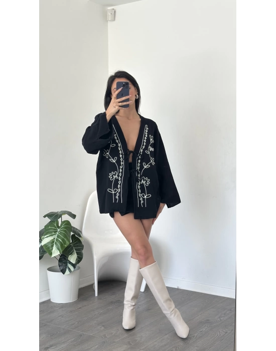Siyah Lisa Nakış İşlemeli Kimono