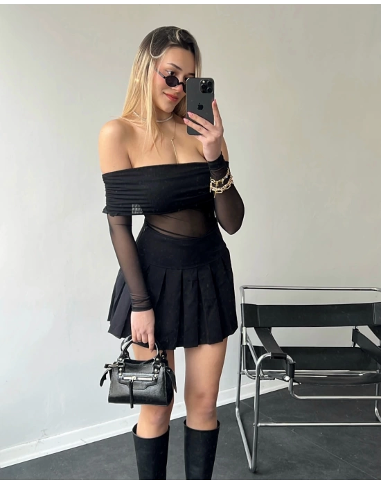 Siyah Madonna Yakalı Tül Bodysuit