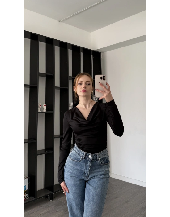 Siyah Mendy Degaje Yaka Büzgülü Bluz