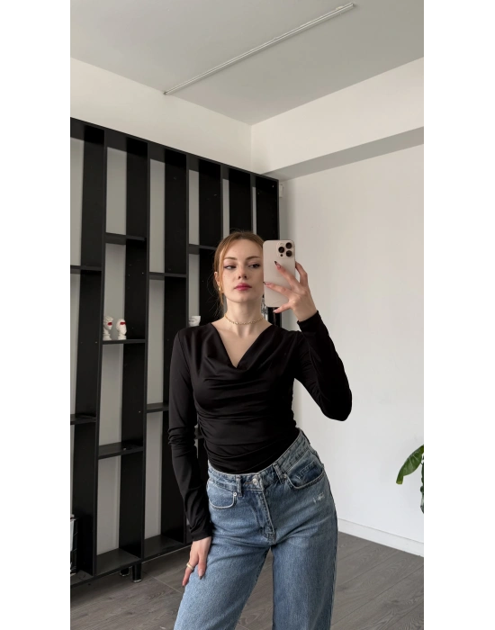 Siyah Mendy Degaje Yaka Büzgülü Bluz